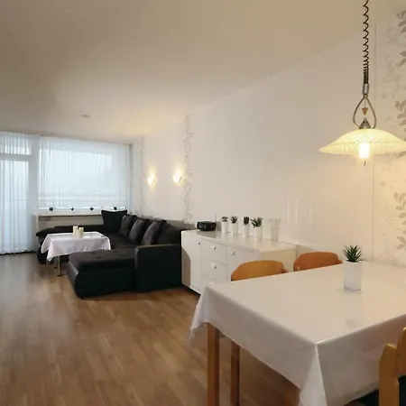 2 Bedroom Cozy In Apartment *