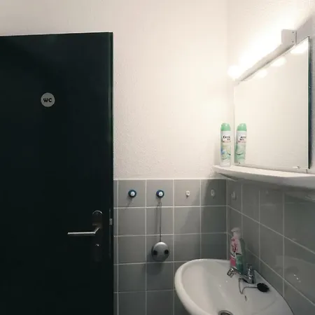 2 Bedroom Cozy In Apartment *