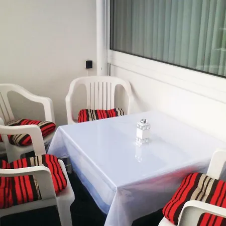 Apartment 2 Bedroom Cozy In *